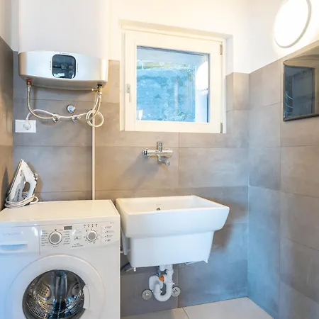 La Roseta Apartment Varenna
